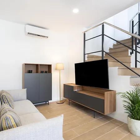 Deluxe Townhouse By Sunkeyrents