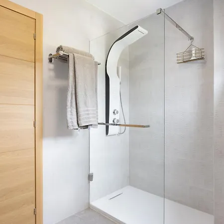 דירה Deluxe Townhouse By Sunkeyrents